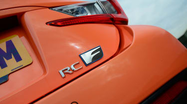 Lexus RC F - badge