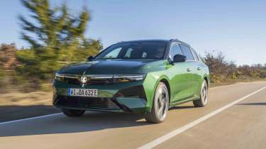 Vauxhall Astra Sports Tourer - front tracking