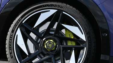 Abarth 600e Scorpionissima - alloy wheels 