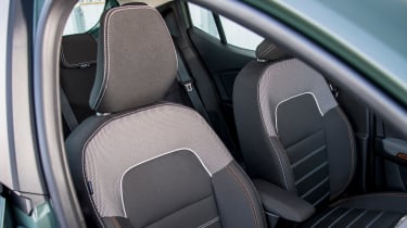 Dacia Sandero Stepway - front seats