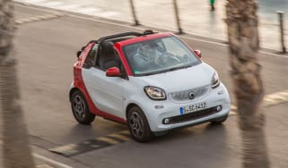 Smart ForTwo Cabrio 2016 - front tracking 2