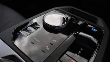 BMW iX - centre console