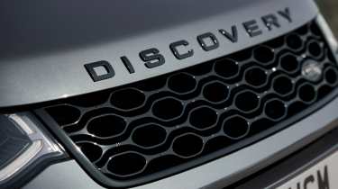 Land Rover Discovery Sport - grille