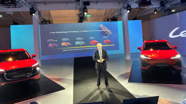 Lepas range expansion