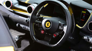 Ferrari 812 Superfast - interior