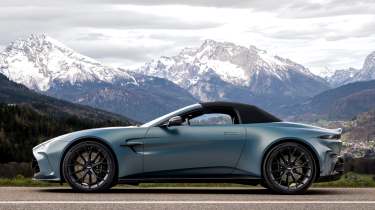 Aston Martin Vantage Roadster - side roof up