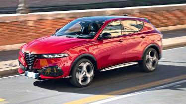 Alfa Romeo Tonale - front angled dynamic