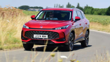 New MG HS - front cornering