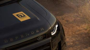 Land Rover Defender Trophy - bonnet