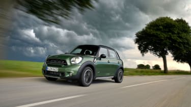 MINI Countryman driving