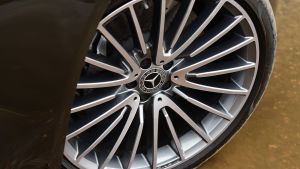 Mercedes S-Class - wheel