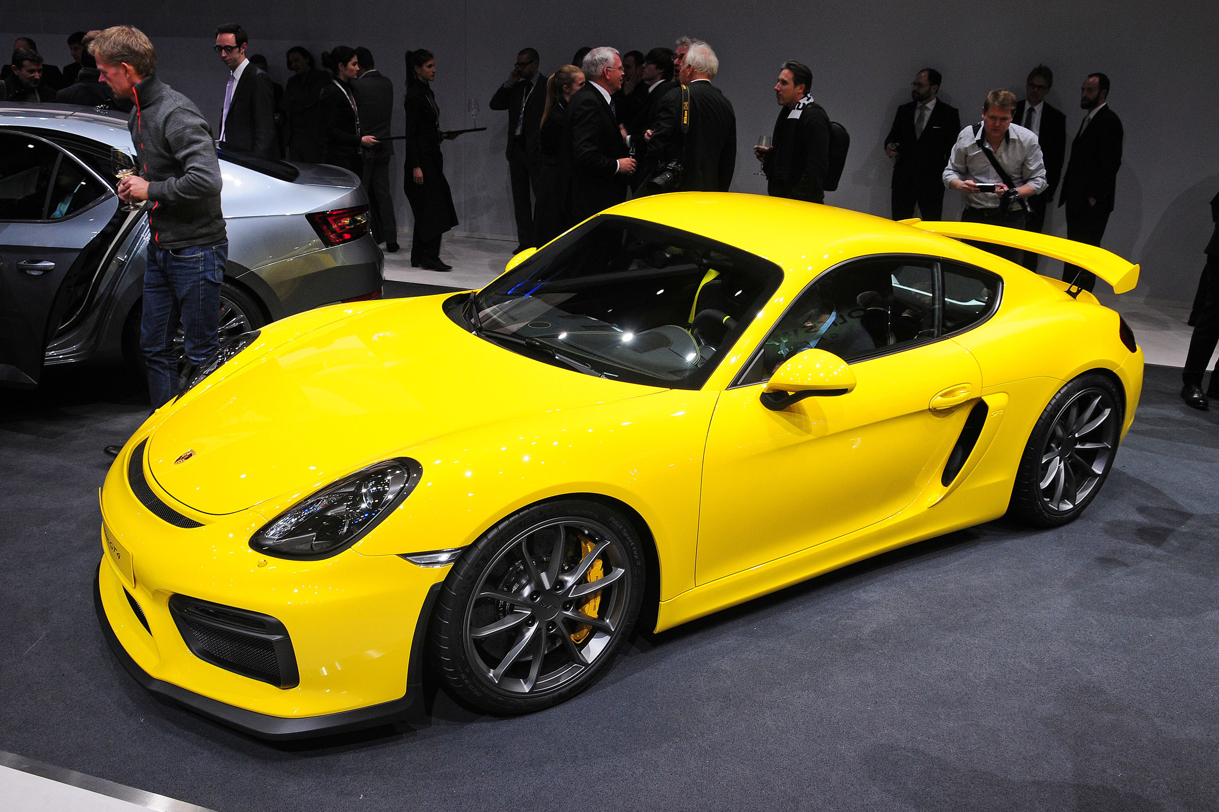 Porsche Cayman GT4: track-focused coupe at Geneva show 