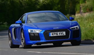 Audi R8 V10 2016 - front cornering 2