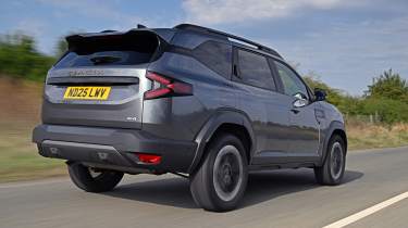 New Dacia Bigster 4x4 - rear tracking 