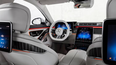 Mercedes-AMG S 63 E-Performance - dash