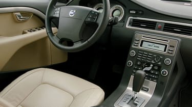 Volvo S80 V8 interior