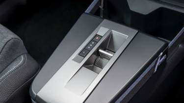 Vauxhall Frontera Hybrid - drive selector