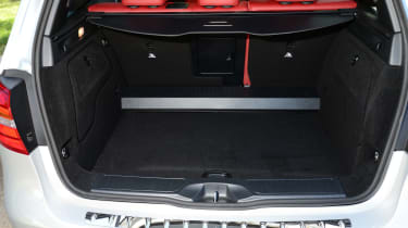 Mercedes B220 CDI 4MATIC Sport - boot seats up