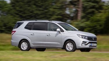 Used SsangYong Turismo - front action
