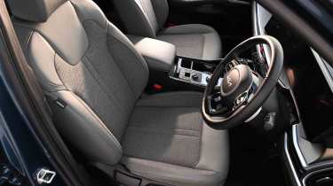 Kia Sorento - front seat