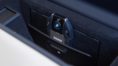 BMW 740Ld xDrive - key