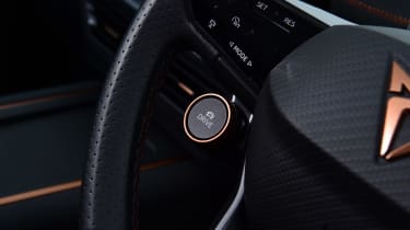 Cupra Born 77kWh V3 - steering wheel controls