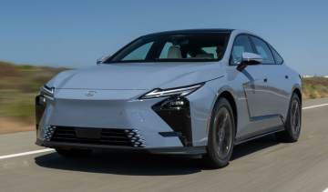 Lexus ES - front