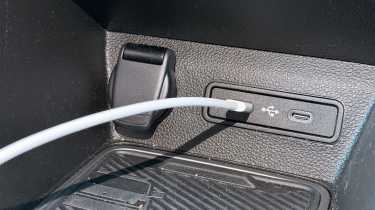 Renault 5 E-Tech Iconic Five - USB