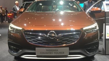 Frankfurt - Vauxhall Insignia Country Tourer - grille