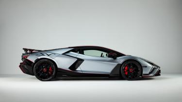Lamborghini Revuelto SV - side