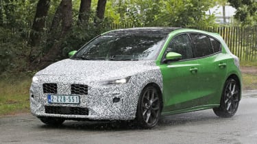 Ford Focus spy shot - driving