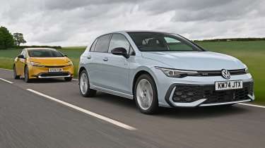 Volkswagen Golf GTE vs Toyota Prius - front 3/4 dynamic