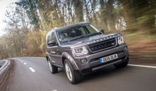 Land Rover Discovery Landmark front tracking