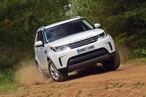 Land Rover Discovery - front action