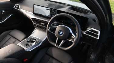 BMW 330e - dashboard