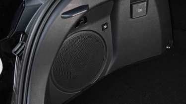 Toyota C-HR - JBL subwoofer