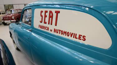 SEAT 1400 Commerical - side