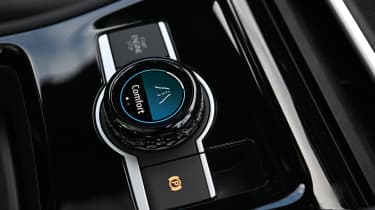 Volkswagen Tiguan - centre console