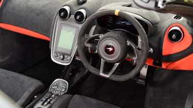 McLaren 600LT Spider - interior