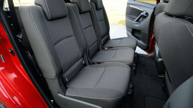 Toyota Verso 2.0 D-4D Icon seats