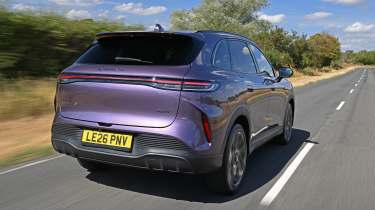 Lepas L8 - rear 3/4