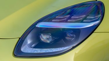 Aston Martin Vantage - front light