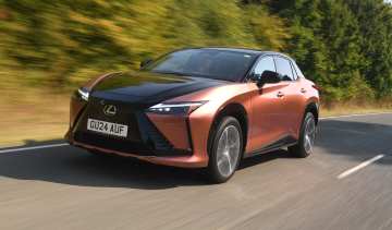 Lexus RZ - front tracking