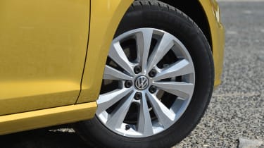 Volkswagen Golf - wheel