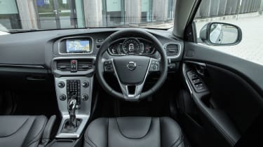 Volvo V40 2016 - interior
