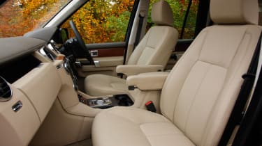 Land Rover Discovery 4 front seats