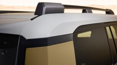 Toyota Land Cruiser (beige) - roof rack