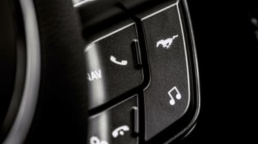Ford Mustang Mach 1 - steering wheel controls