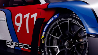 Porsche 911 GT3 R rennsport - side detail