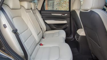 Mazda CX-5 2017 - manual Tuscany rear seats